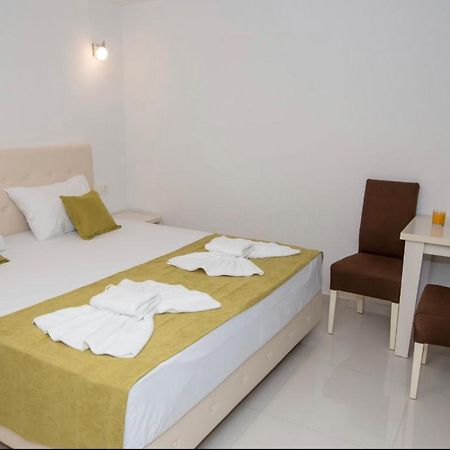 Apartmani Nela 苏托莫雷 外观 照片