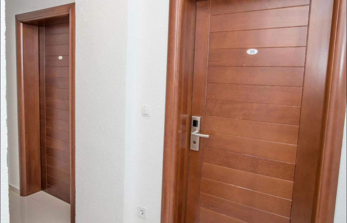 Apartmani Nela 苏托莫雷 外观 照片